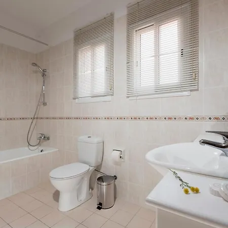 Apartment Resitour - Limnaria Gardens
